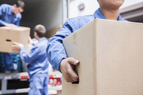 Moving van support for homes in Mill Hill